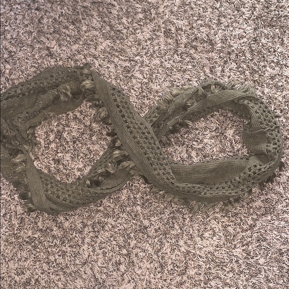 Fringe infinity scarf - Picture 2 of 5